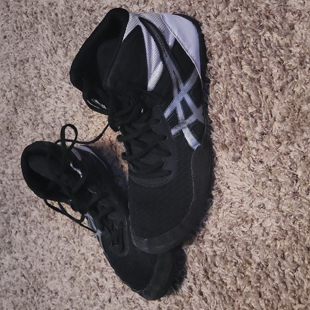 ASICS WRESTLING SHOES